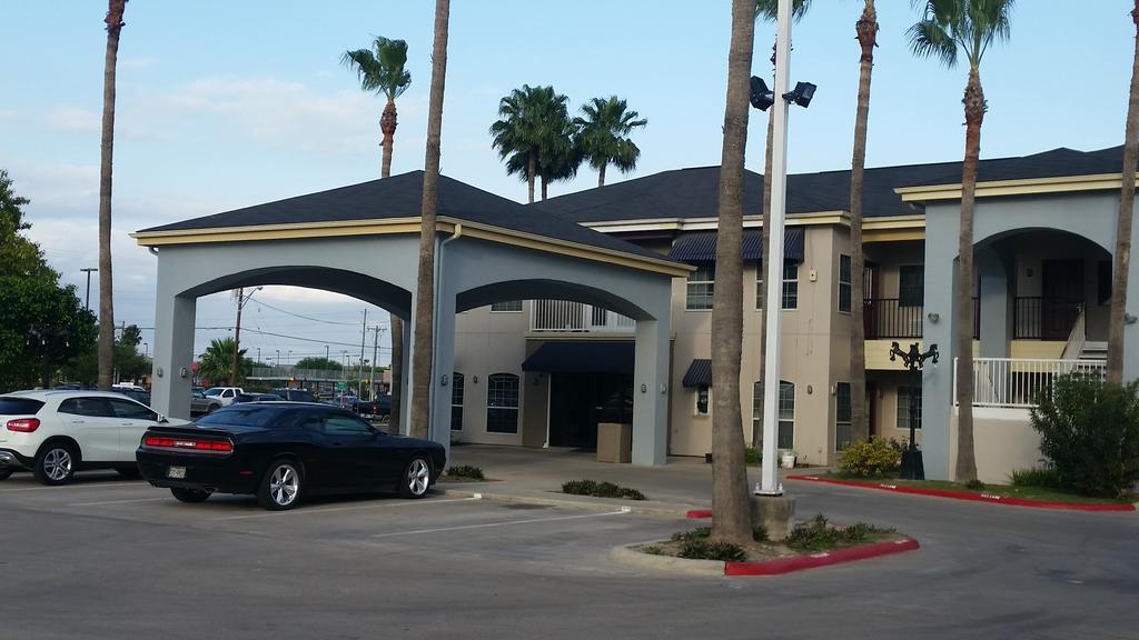 فندق تكساس إن داونتاون ماكالين بالقرب من مطار مول المظهر الخارجي الصورة
